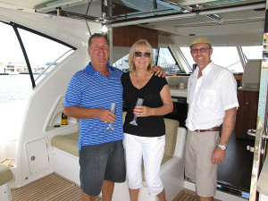 Riviera-4400-motoryachts-Lowry